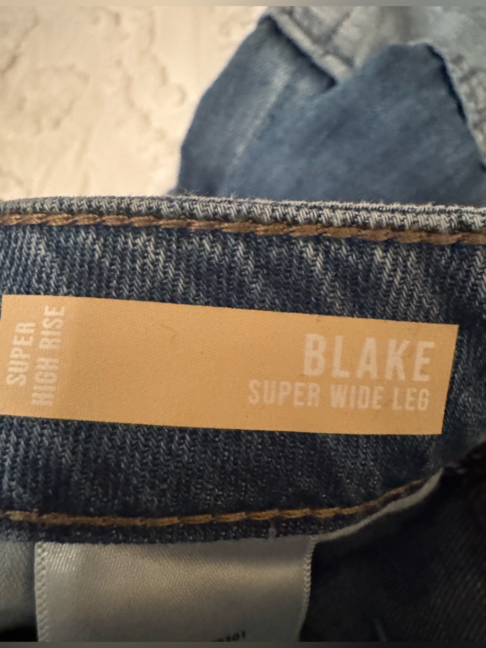 KUT FROM THE KLOTH Blake High Rise Crop Wide Leg in Medium Wash with Hem Detail - Picture 14 of 14